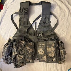Tactical Vest with Digital Camo Pockets US army digital camo